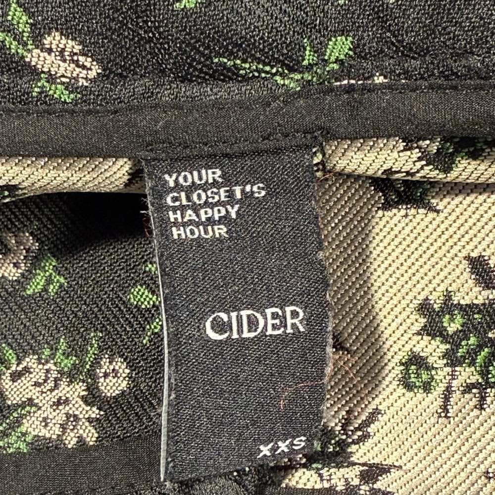 CIDER Floral Print High Waisted‎ Shorts XXS Dark Green Black Cottagecore - Picture 3 of 4